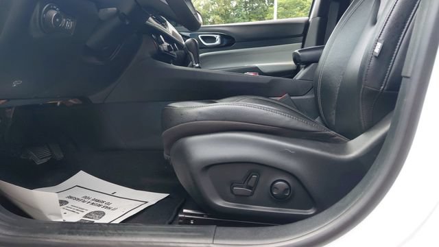 Used 2025 Jeep Compass Limited AWD/4WD image 13