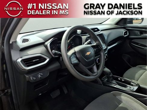 Used 2023 Chevrolet TrailBlazer LS FWD image 10