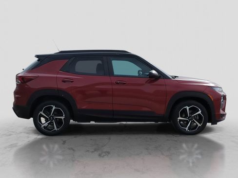 Used 2021 Chevrolet TrailBlazer RS w/ Technology Package image 9