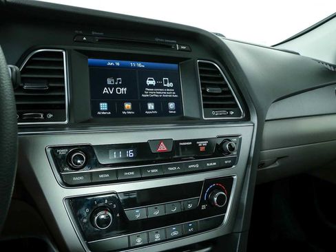 Used 2017 Hyundai Sonata SE FWD image 12