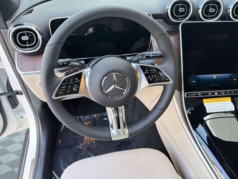 Used 2026 Mercedes-Benz GLC 300 image 17