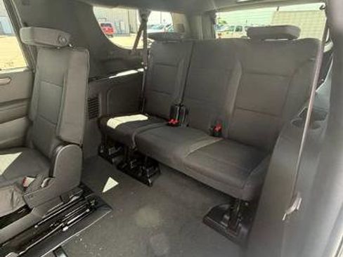 New 2026 Chevrolet Suburban LS RWD image 13