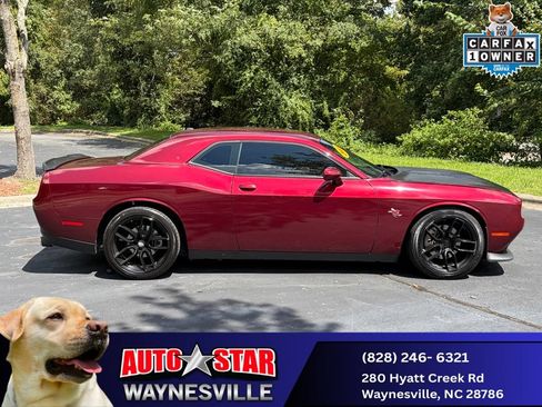 Used 2022 Dodge Challenger R/T RWD image 3