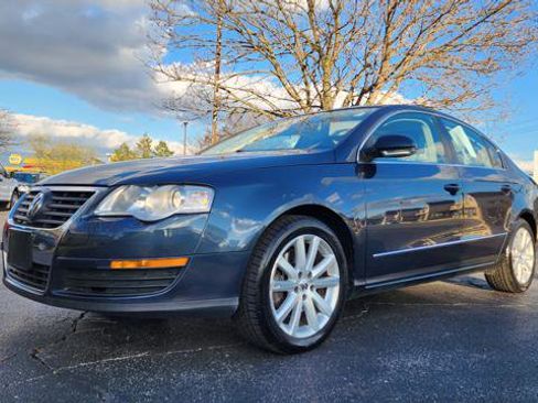 Used 2006 Volkswagen Passat 2.0T image 1