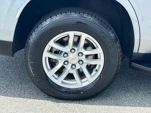 Used 2024 Chevrolet Tahoe LT RWD image 17