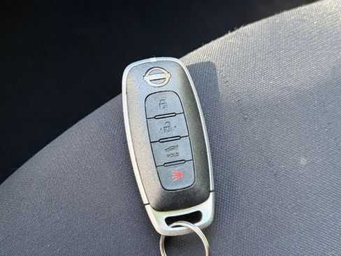 Used 2025 Nissan Sentra S image 18