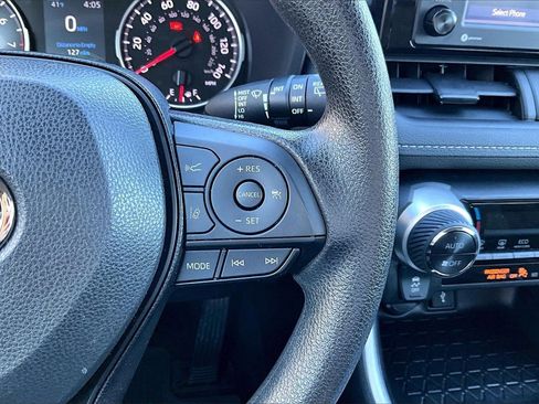 Used 2022 Toyota RAV4 XLE image 28