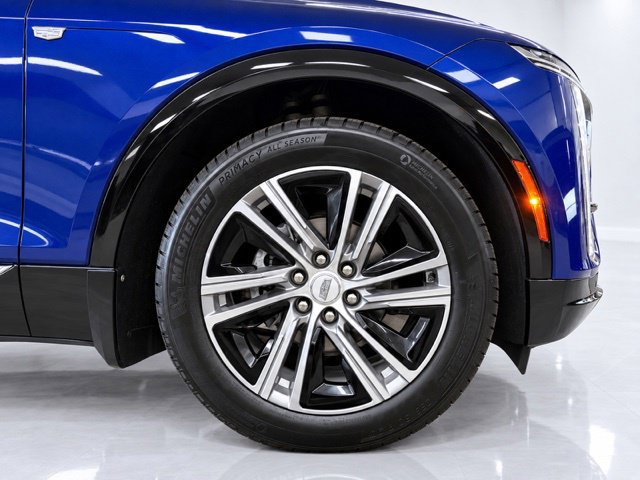 Used 2024 Cadillac Lyriq Luxury AWD/4WD image 8