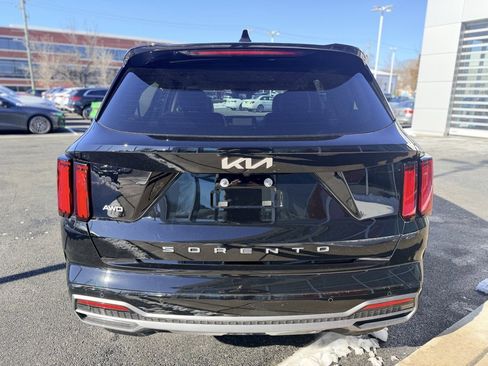 Used 2022 Kia Sorento SX image 5