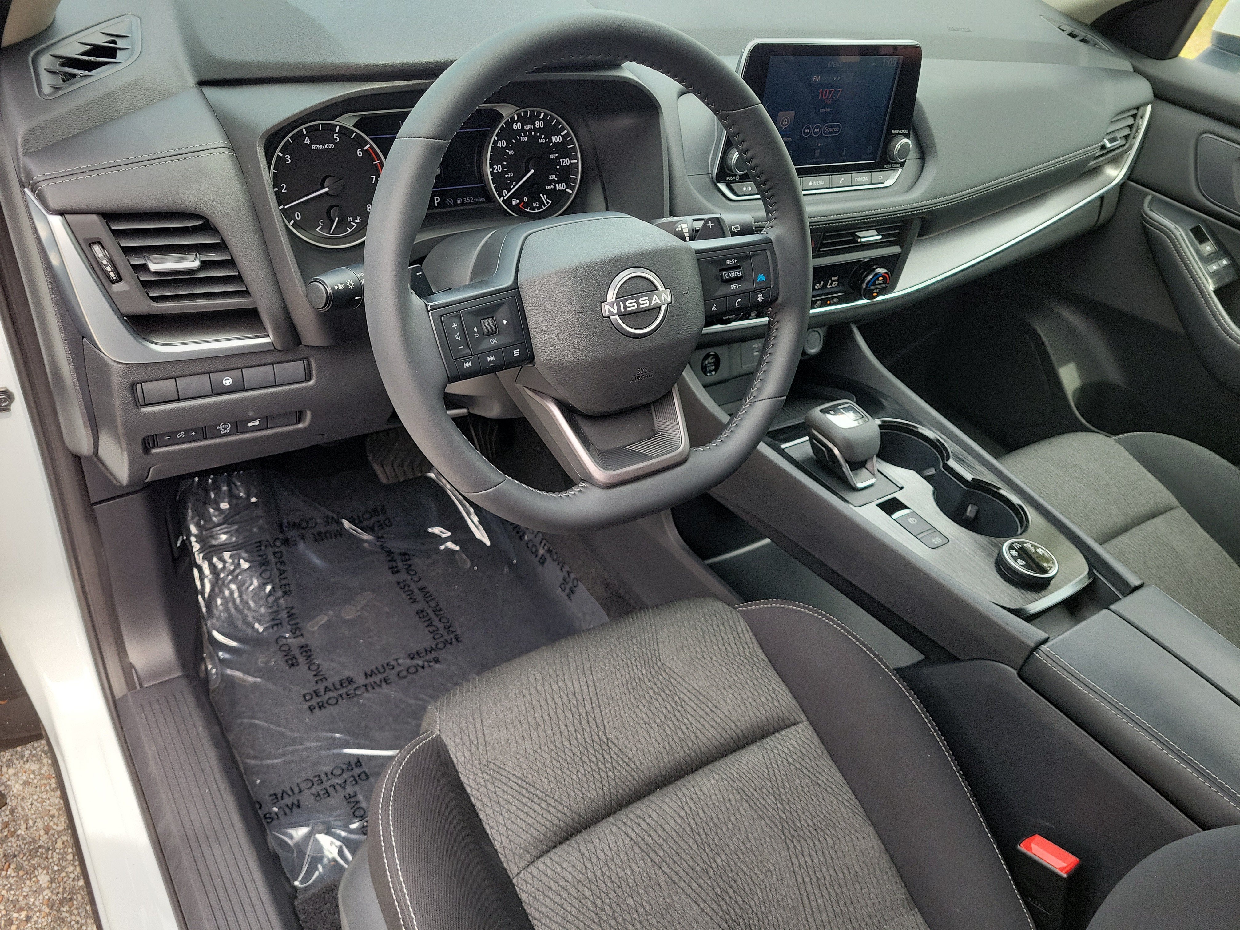Certified 2025 Nissan Rogue SV AWD/4WD image 14