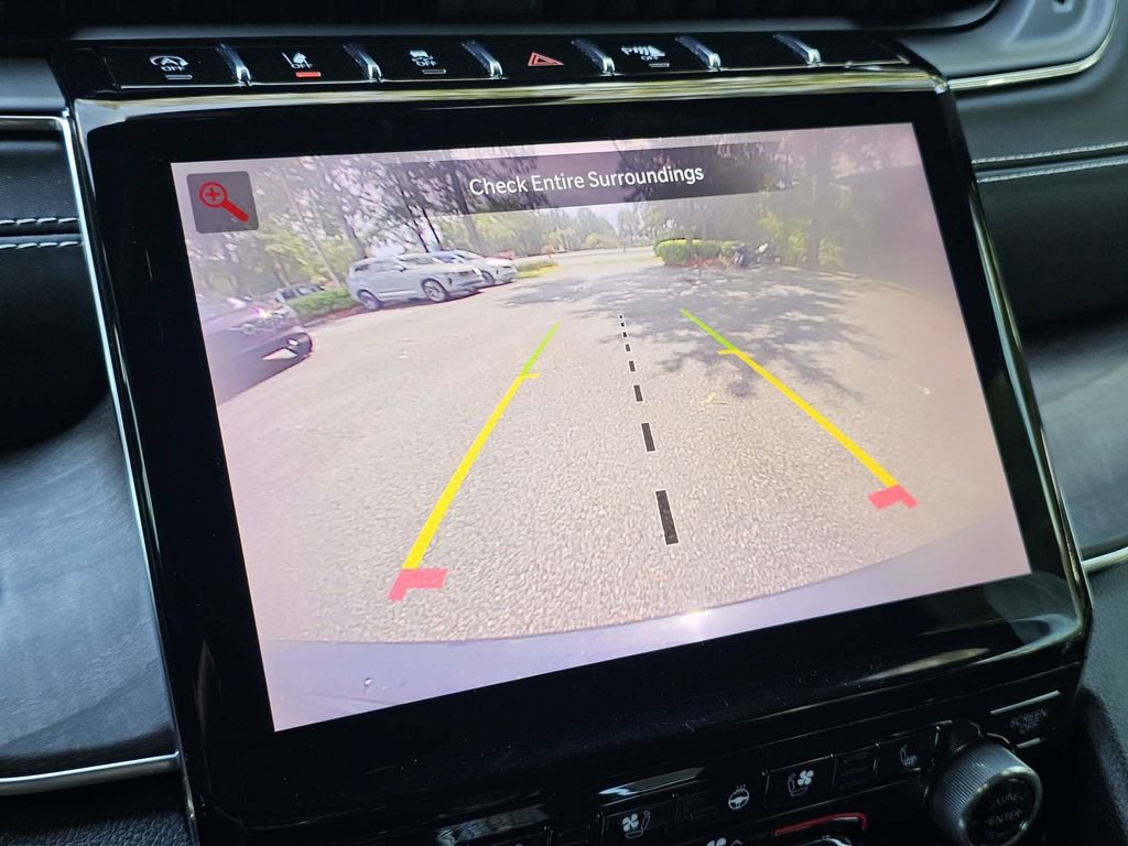 Used 2022 Jeep Grand Cherokee Overland w/ Luxury Tech Group IV AWD/4WD image 21