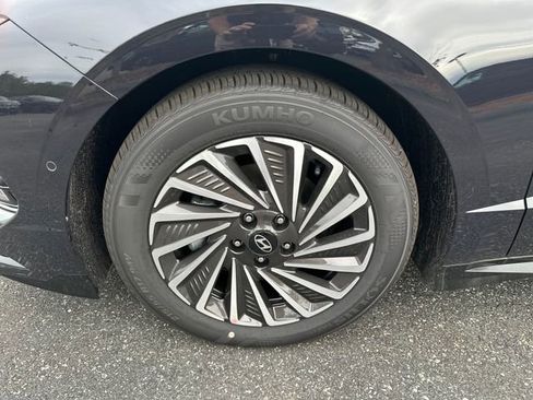 New 2025 Hyundai Sonata Limited image 27