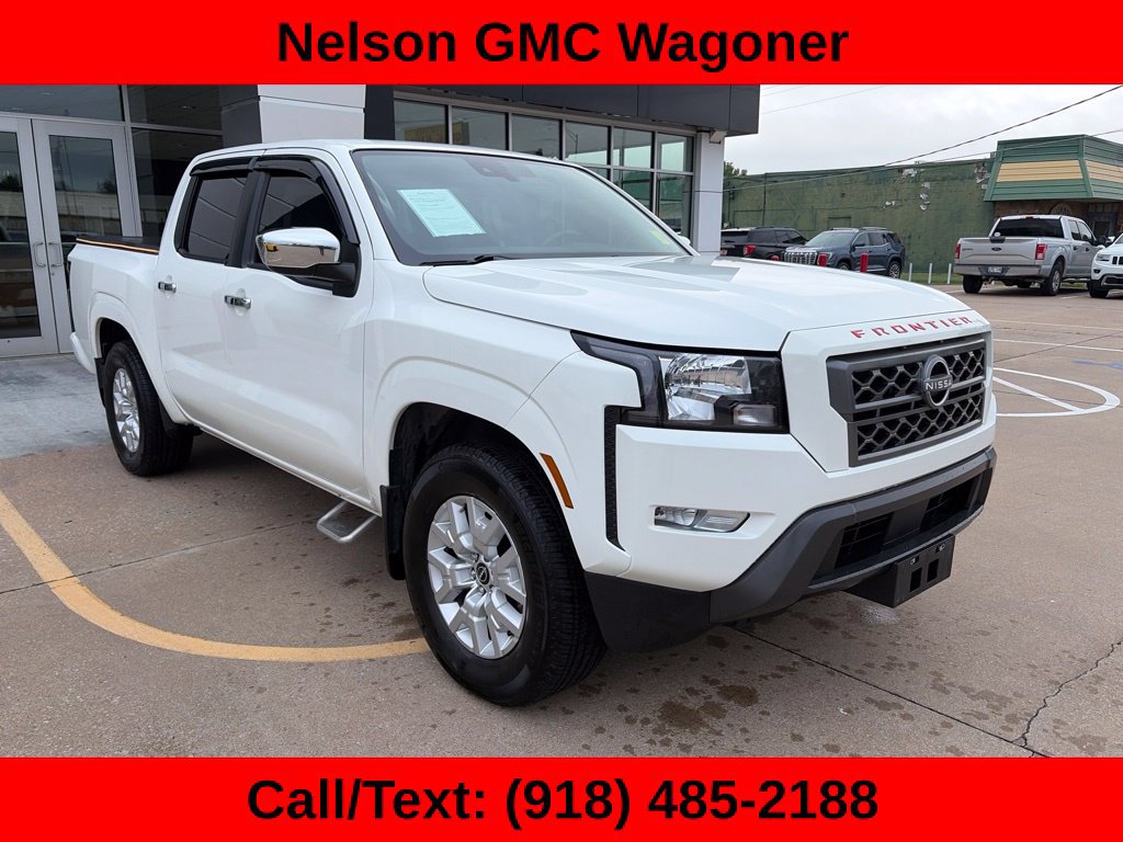 Used 2023 Nissan Frontier SV w/ SV Convenience Package RWD image 2