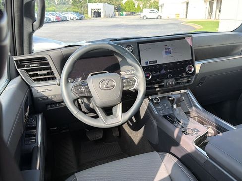 Used 2026 Lexus GX 550 w/ Accessory Package (2T) AWD/4WD image 19