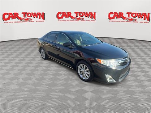 Used 2012 Toyota Camry image 2