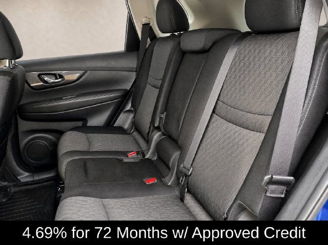 Used 2017 Nissan Rogue SV w/ Sun & Sound Touring Package FWD image 12