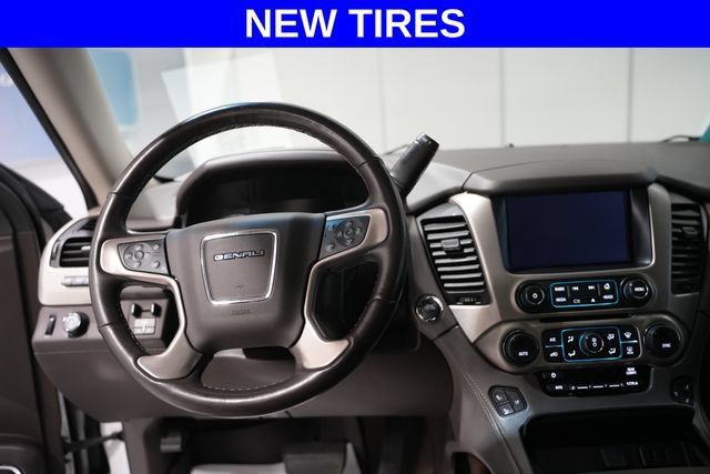 Used 2020 GMC Yukon XL Denali w/ Denali Ultimate Package AWD/4WD image 2
