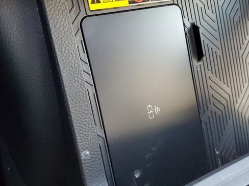 Used 2025 Toyota Tacoma Limited image 30