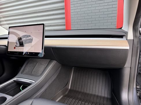 Used 2023 Tesla Model 3 Standard Range image 14