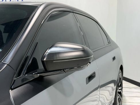 Used 2025 BMW 760i xDrive w/ Executive Package image 12