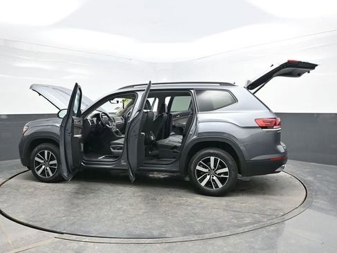 Used 2023 Volkswagen Atlas SE image 38