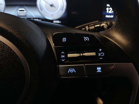 Used 2023 Hyundai Elantra Limited image 17