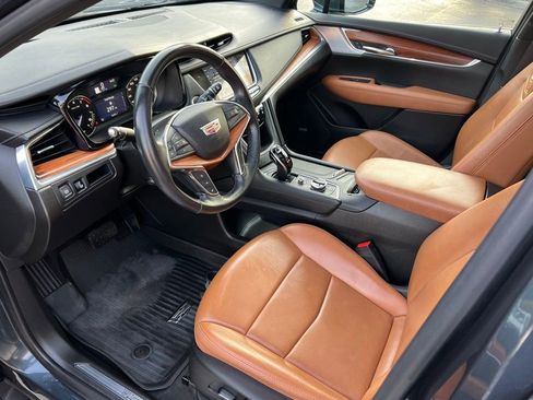 Certified 2021 Cadillac XT5 Premium Luxury w/ LPO, Floor Liner Package image 9