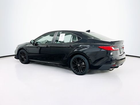 Used 2025 Toyota Camry SE FWD image 5