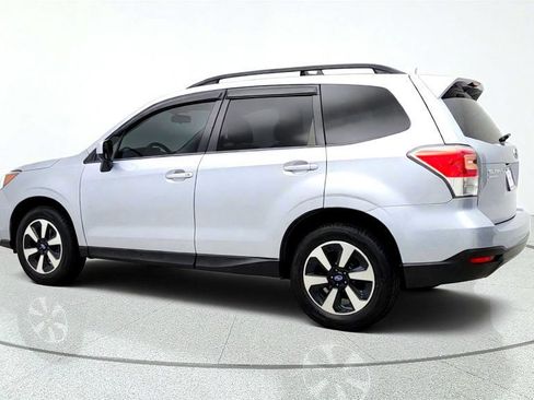 Used 2018 Subaru Forester 2.5i Premium w/ All-Weather Package AWD/4WD image 7