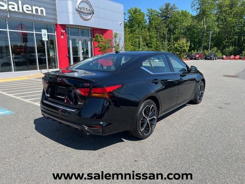 Used 2023 Nissan Altima 2.5 SR w/ SR Premium Package AWD/4WD image 7