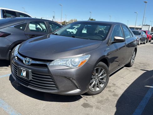 Used 2016 Toyota Camry XLE w/ Moonroof Package FWD image 1