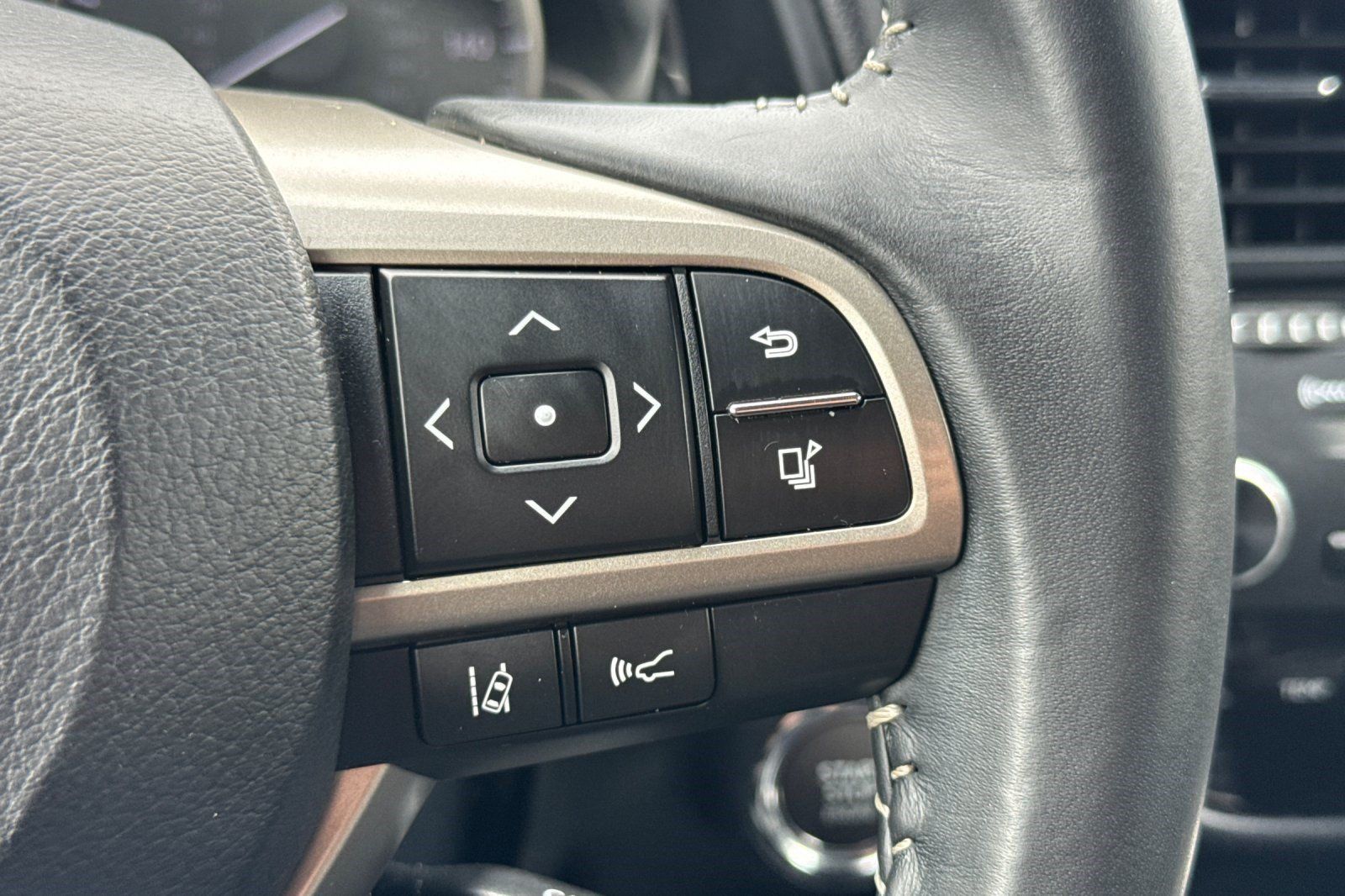 Used 2018 Lexus RX 350 AWD w/ Accessory Package image 31