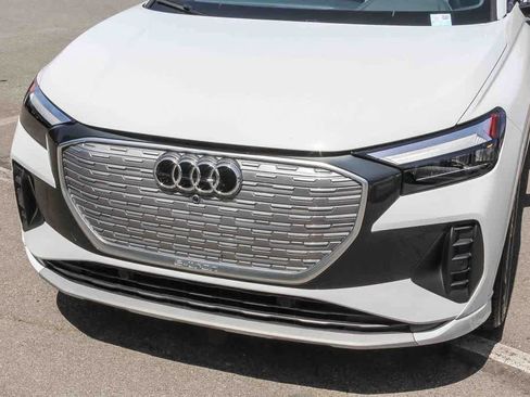 Used 2023 Audi Q4 e-tron Premium Plus w/ Premium Plus RWD image 8