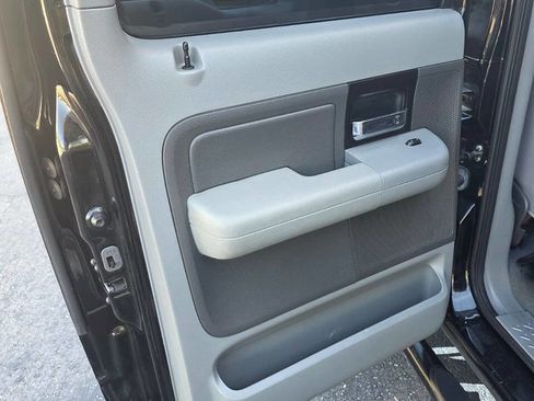 Used 2005 Ford F150 Lariat image 16