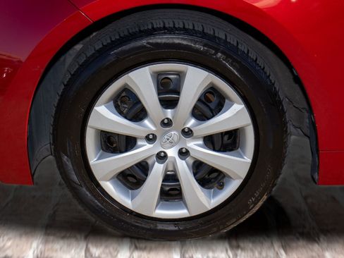 Used 2020 Toyota Corolla LE image 33