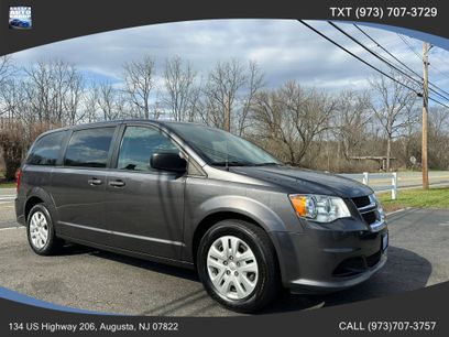 Used 2019 Dodge Grand Caravan SE w/ UConnect Hands-Free Group