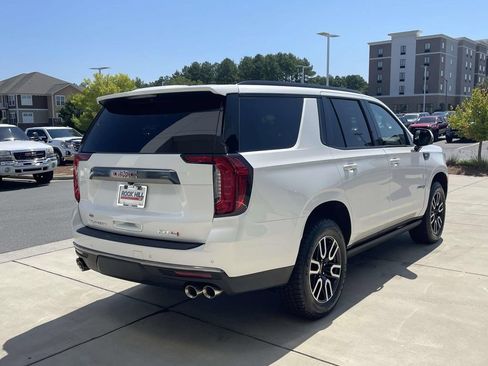 Used 2023 GMC Yukon AT4 w/ AT4 Premium Package AWD/4WD image 7