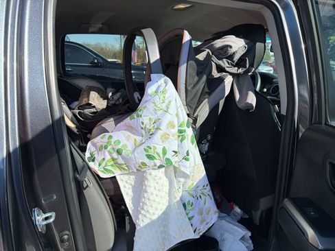 Used 2023 Toyota Tacoma 4x4 Double Cab image 14