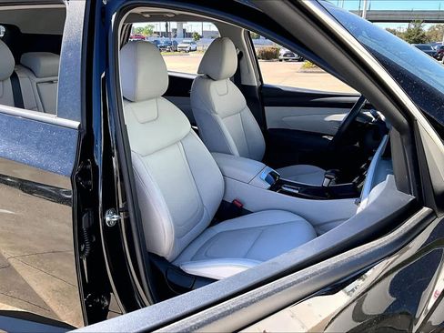 Certified 2025 Hyundai Tucson SEL image 9