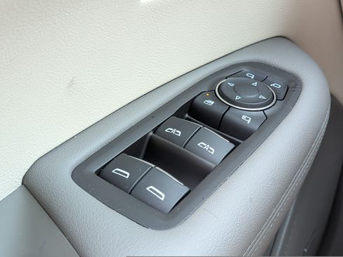 Used 2024 Cadillac XT6 Premium Luxury FWD image 22
