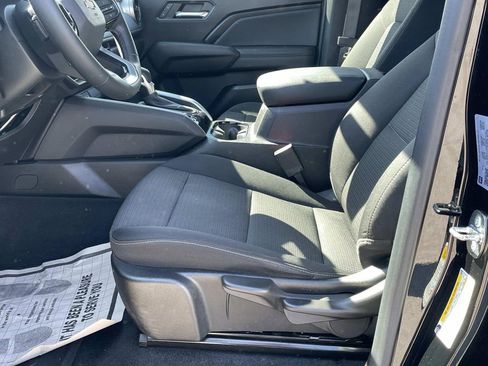 Used 2023 Chevrolet Colorado LT w/ LT Convenience Package image 17