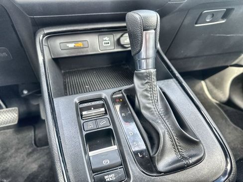Used 2024 Honda CR-V LX image 19