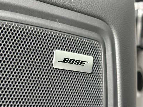 Certified 2025 Porsche Macan image 23