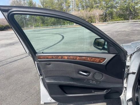 Used 2010 BMW 535i xDrive Sedan image 9