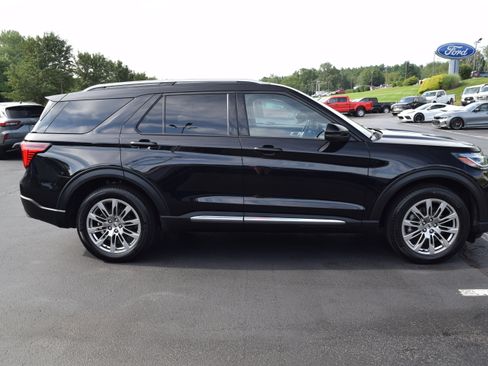 Used 2026 Ford Explorer Platinum AWD/4WD image 3