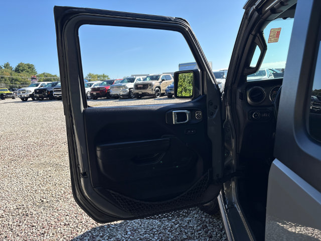 Used 2021 Jeep Wrangler Sport AWD/4WD image 17