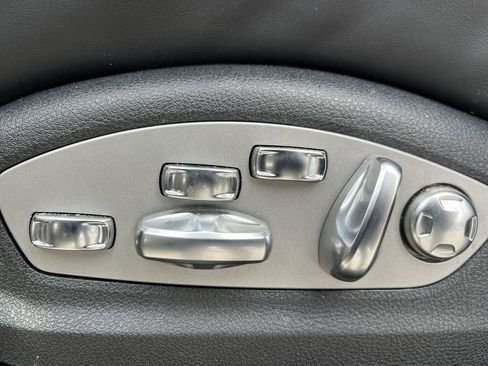 Used 2023 Porsche Macan GTS image 12