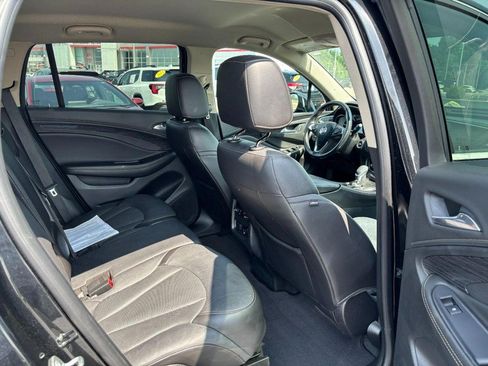 Used 2017 Buick Envision Essence FWD image 10