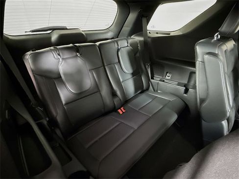Used 2025 Ford Explorer ST image 29
