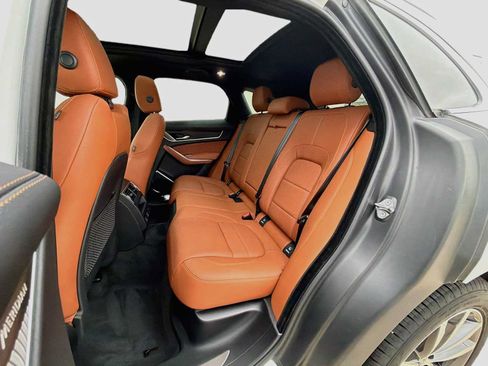 Certified 2025 Jaguar F-PACE R-Dynamic S AWD/4WD image 17